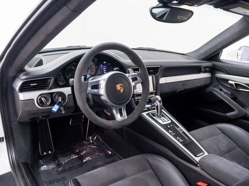 Certified 2015 Porsche 911 GT3 w/ Sound Package Plus RWD image 11