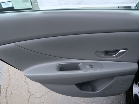 New 2026 Hyundai Elantra SEL Sport Premium FWD image 17