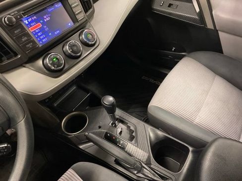 Used 2013 Toyota RAV4 LE AWD/4WD image 14