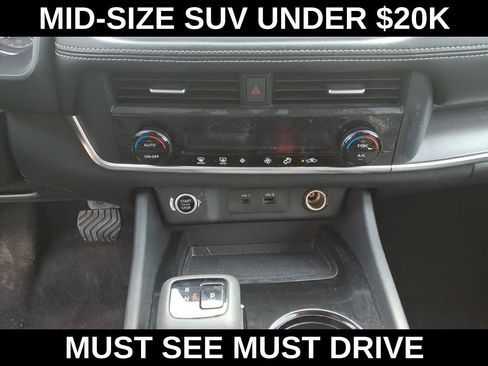 Used 2023 Nissan Rogue SV image 26