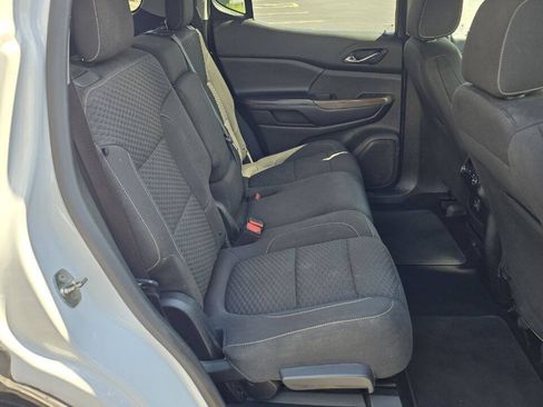 Used 2019 GMC Acadia SLE FWD image 16