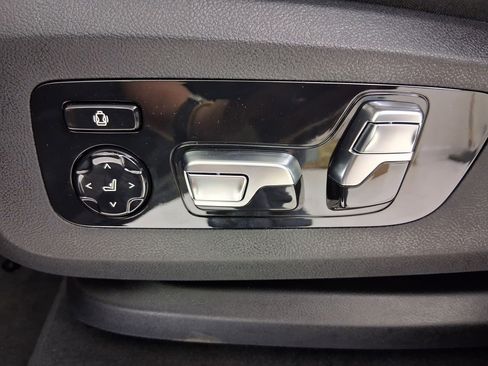 New 2026 BMW X7 xDrive40i w/ M Sport Package image 13