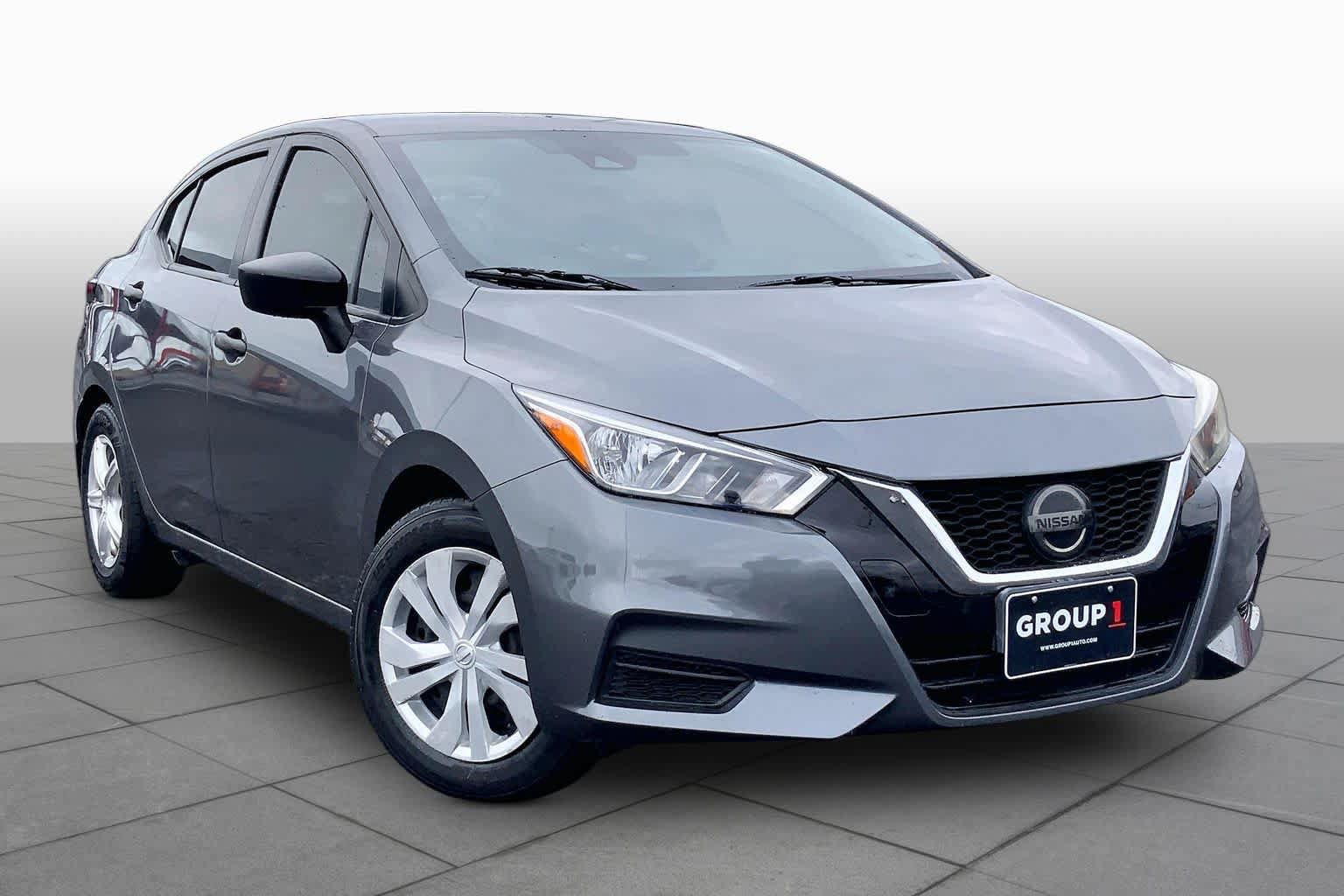 Used 2021 Nissan Versa S FWD image 3