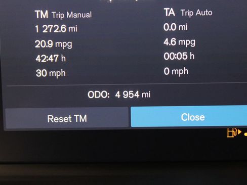 New 2026 Volvo XC90 B6 Plus w/ Protection Package Premier AWD/4WD image 12