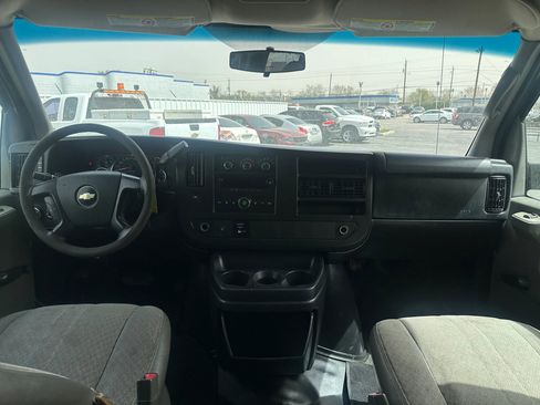 Used 2013 Chevrolet Express 3500 LS image 18