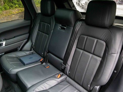 Used 2022 Land Rover Range Rover Sport SE image 23