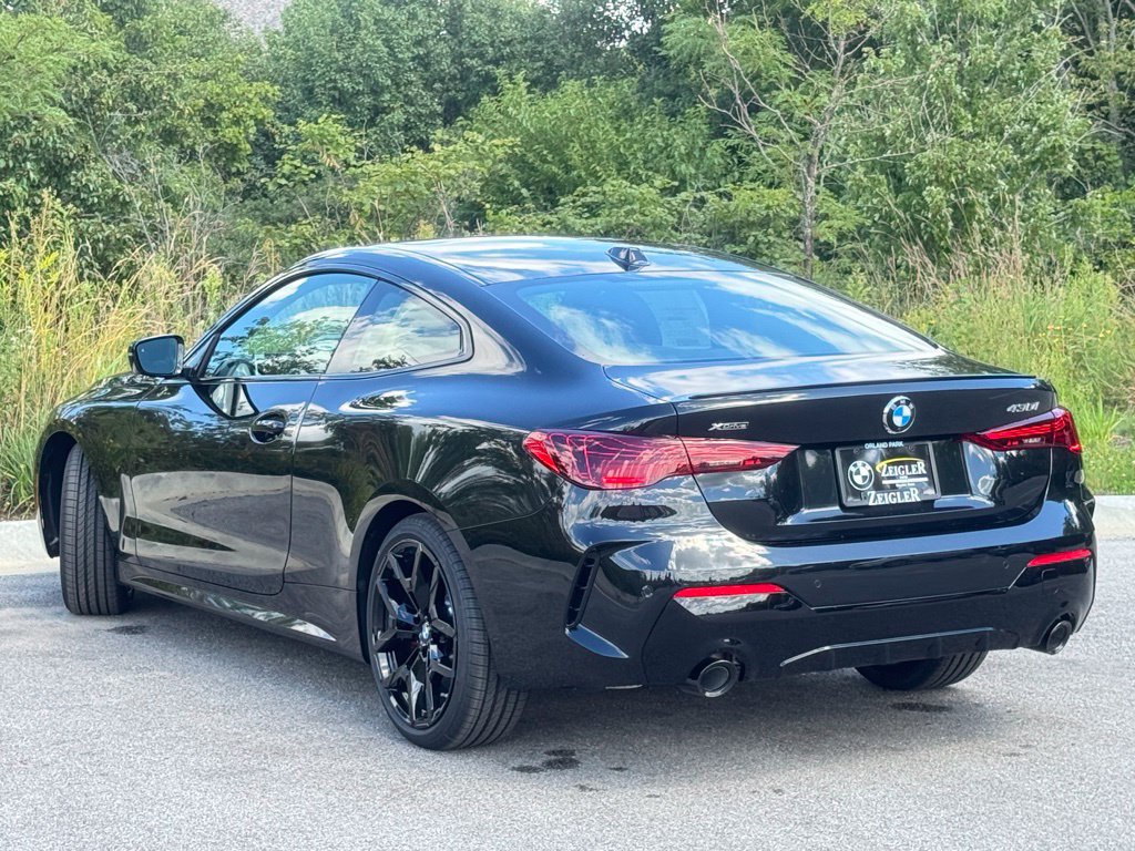 Used 2026 BMW 430i xDrive Coupe w/ M Sport Package AWD/4WD image 4