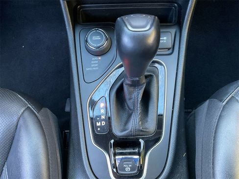 Certified 2023 Jeep Cherokee Altitude Lux image 33