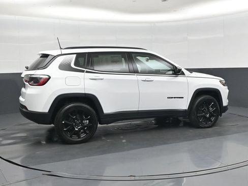 New 2026 Jeep Compass Latitude AWD/4WD image 3