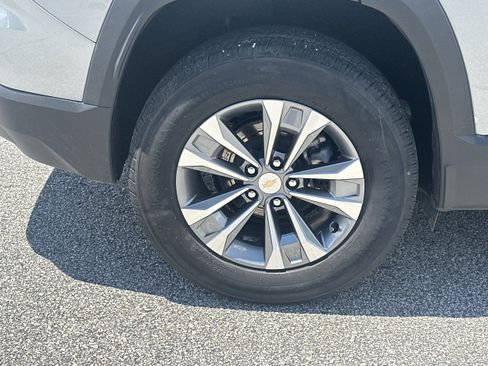 Used 2025 Chevrolet Equinox LT FWD image 17