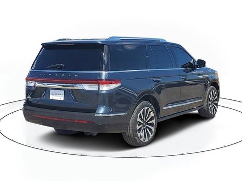 Used 2024 Lincoln Navigator Reserve AWD/4WD image 4