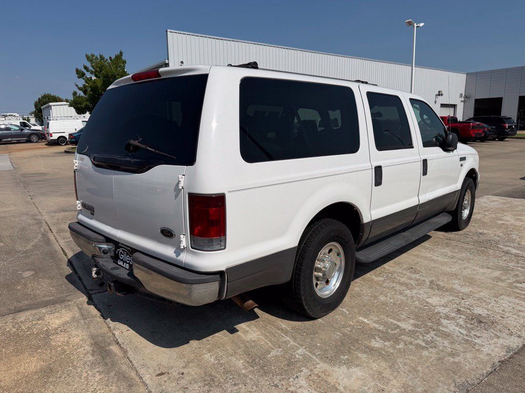 Used 2005 Ford Excursion XLT RWD image 5