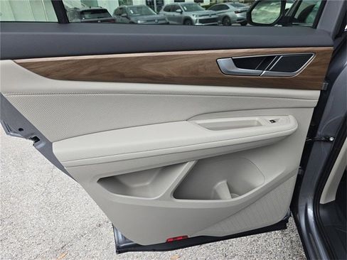 New 2026 Volkswagen Atlas SE image 9