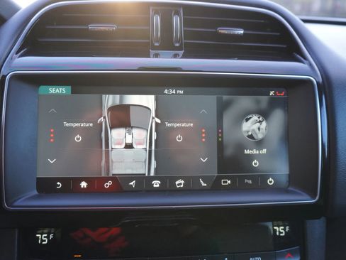 Used 2020 Jaguar F-PACE Premium image 14