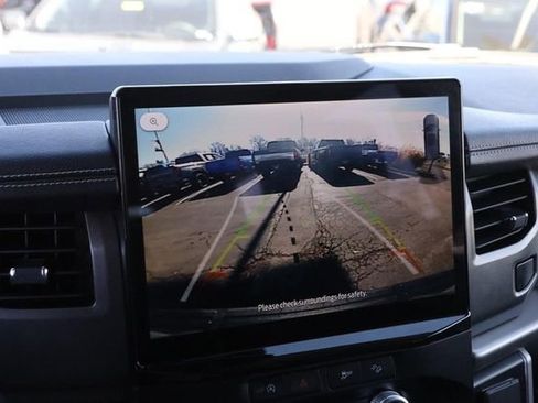 Used 2024 Ford Expedition XLT image 20