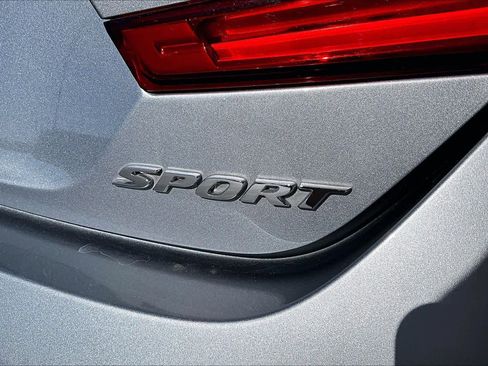 Used 2019 Honda Accord Sport image 9