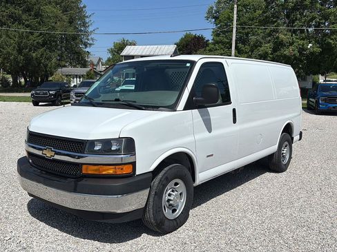Used 2021 Chevrolet Express 2500 w/ Driver Convenience Package RWD image 1