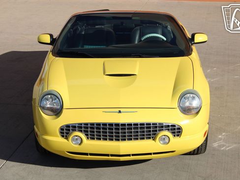 Used 2004 Ford Thunderbird image 11