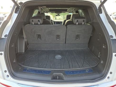 Used 2023 Buick Enclave Avenir w/ Avenir Technology Package image 28