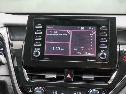 Used 2023 Toyota Camry SE FWD image 17