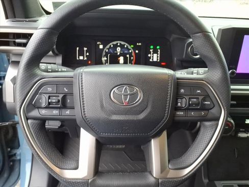 Used 2025 Toyota 4Runner SR5 image 27