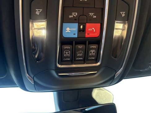 Used 2025 Jeep Grand Cherokee L Summit image 18