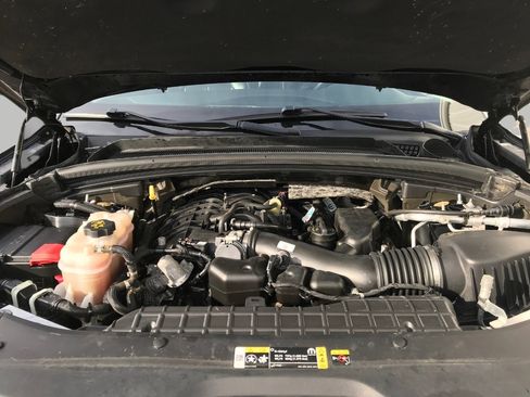 Used 2021 Jeep Grand Cherokee L Limited w/ Luxury Tech Group II image 8