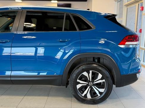 Used 2025 Volkswagen Atlas Cross Sport SE AWD/4WD image 9