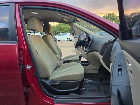Used 2010 Hyundai Elantra GLS image 22