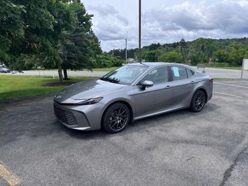 Certified 2025 Toyota Camry XLE w/ Premium Plus Package AWD/4WD image 7