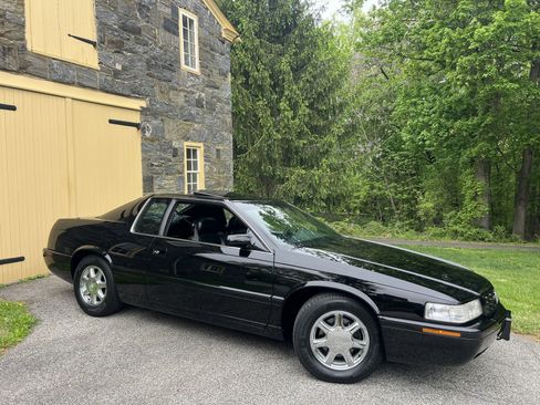 Used 2002 Cadillac Eldorado Touring w/ Preffered Equipment Group FWD image 1