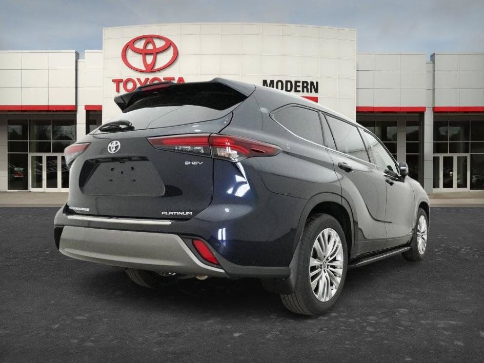 New 2026 Toyota Highlander Platinum AWD/4WD image 9