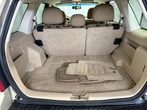 Used 2010 Ford Escape XLT image 19