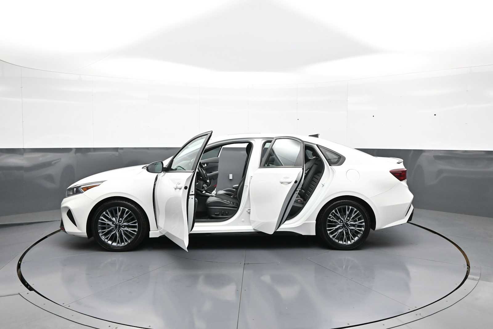 Used 2023 Kia Forte GT-Line w/ GT-Line Premium Package FWD image 33