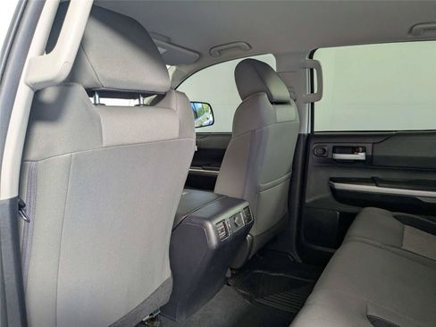 Used 2017 Toyota Tundra SR5 w/ SR5 Upgrade Package AWD/4WD image 33