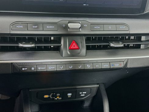 Used 2025 Kia K4 LXS image 23