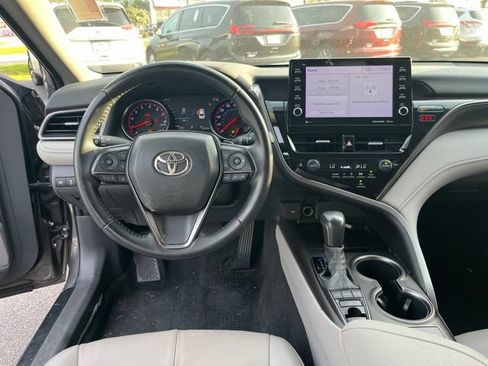 Used 2022 Toyota Camry XSE FWD image 18