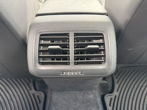 Used 2015 Volkswagen Golf S FWD image 21