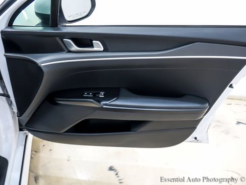 Used 2021 Kia K5 LXS image 29