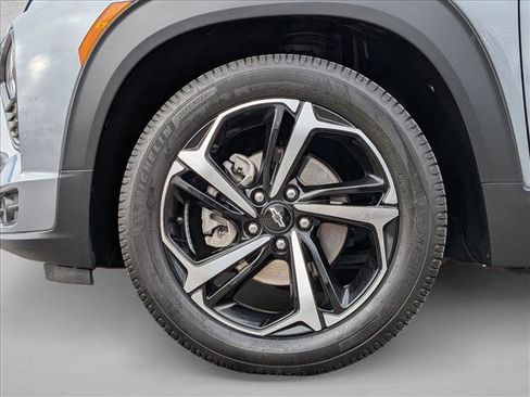 Used 2021 Chevrolet TrailBlazer RS w/ Sun and Liftgate Package image 24