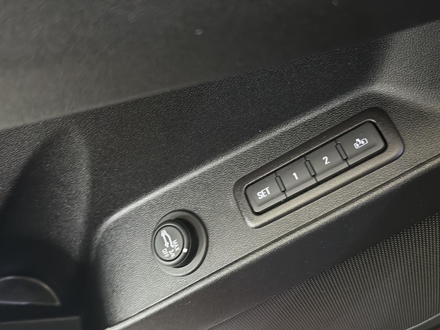Used 2019 Chevrolet Equinox Premier AWD/4WD image 16