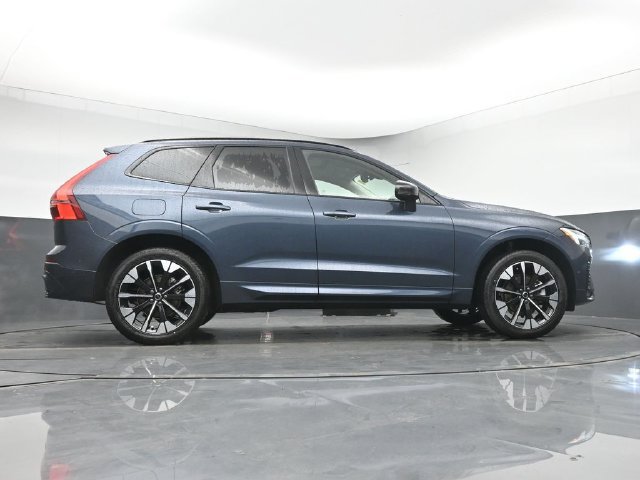 New 2027 Volvo XC60 B5 Plus AWD/4WD image 44