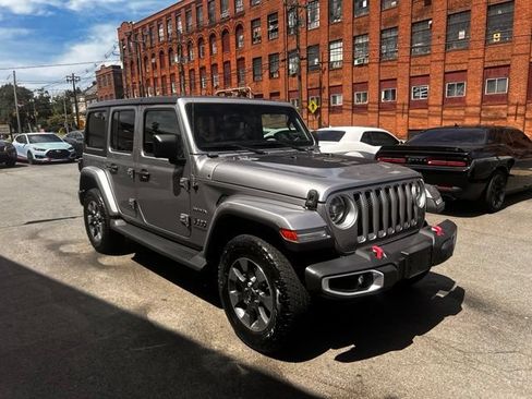 Used 2021 Jeep Wrangler Unlimited Sahara w/ Uconnect 4C Nav & Sound Group AWD/4WD image 3