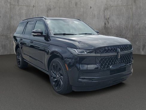 New 2025 Lincoln Navigator Reserve w/ Jet Appearance Package AWD/4WD image 35