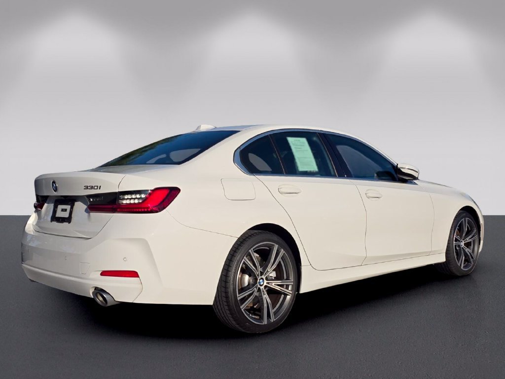 Certified 2024 BMW 330i Sedan w/ Convenience Package RWD image 4