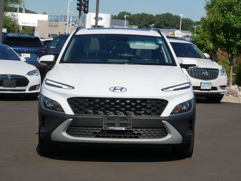 Used 2023 Hyundai Kona SEL w/ Convenience Package FWD image 3
