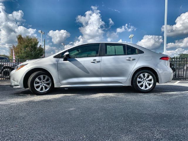 Used 2021 Toyota Corolla LE FWD image 5