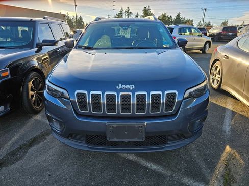 Used 2020 Jeep Cherokee Latitude Plus w/ Comfort/Convenience Group image 3