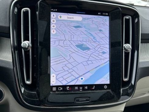 Used 2023 Volvo XC40 B5 Plus w/ Climate Package image 8