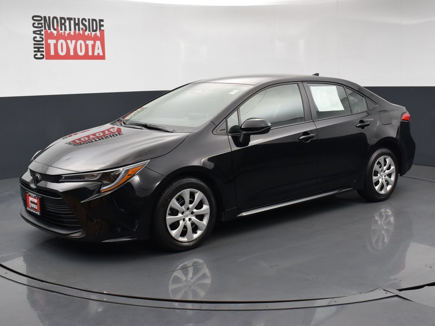 Used 2025 Toyota Corolla LE FWD image 8